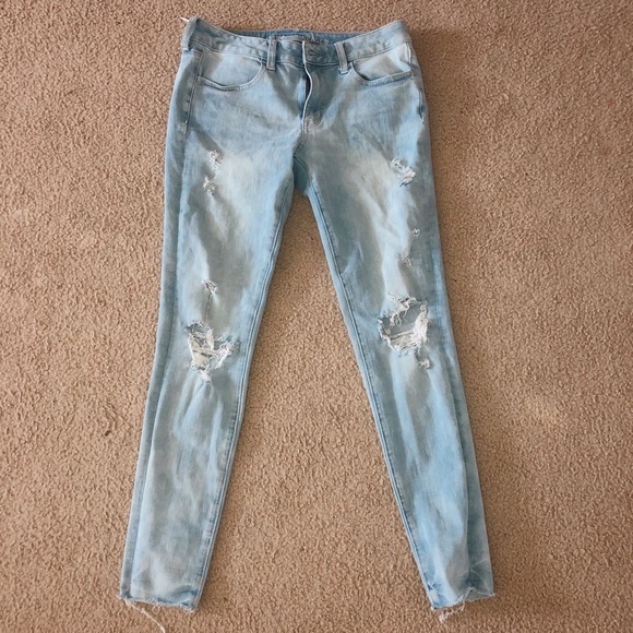 American Eagle Ripped Jeans!! - Picture 1 of 4